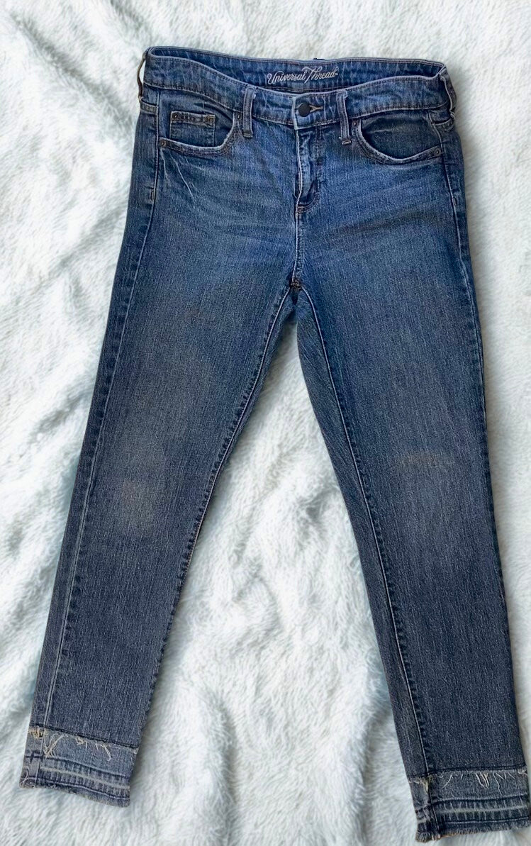 Universal Thread Cropped Straight-Leg Jeans (Size 2 / 26R)